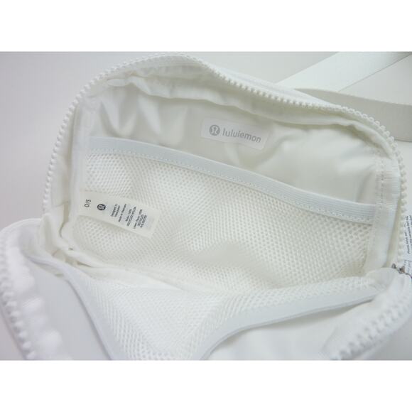 NWT Lululemon Everywhere Belt Bag - Picture 5 of 5